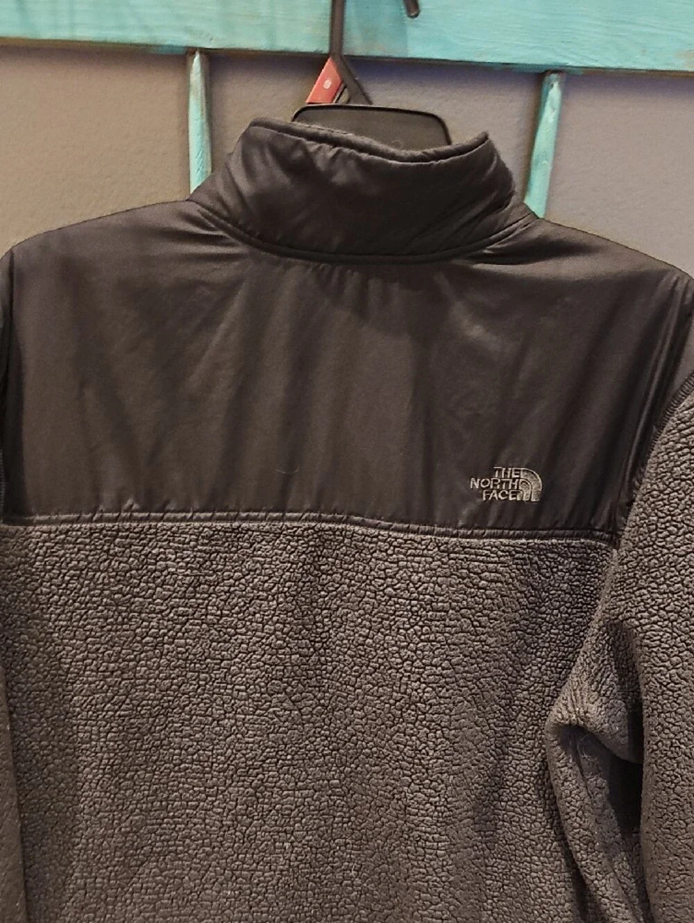 The North Face Men's Charcoal Gray Sherpa Fleece Half-Zip Pullover
